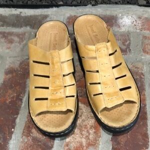 Josef Seibel The European Comfort Shoe leather slip on sandals. Size 41